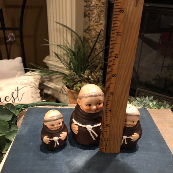 Vintage Hummel Goebel Friar Tuck 3.5" Sugar Bowl S 183 & Mini S/P Shakers P 153 - Picture 10 of 11